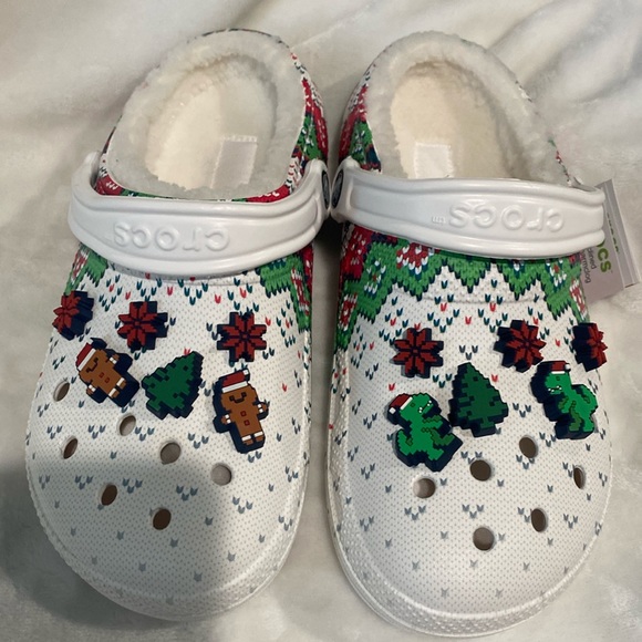 🆕 💚❤️Crocs Classic Lined Holiday Charm Women’s Clog. Size 7 Women’s - Picture 5 of 8